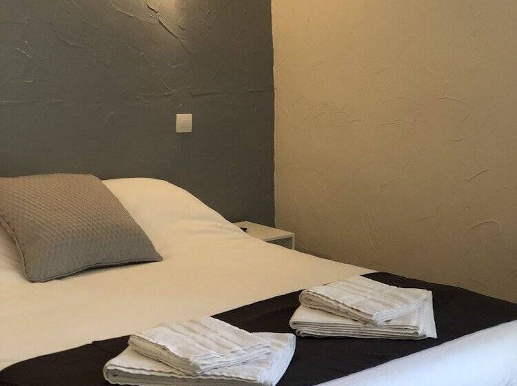 Номер Стандарт, Hôtel La Table 2 Giffon