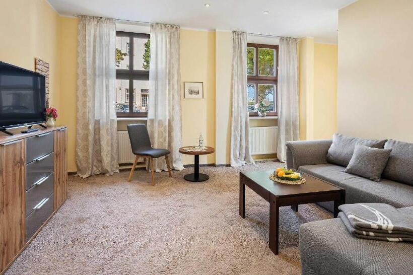 패밀리 스튜디오, Liebl