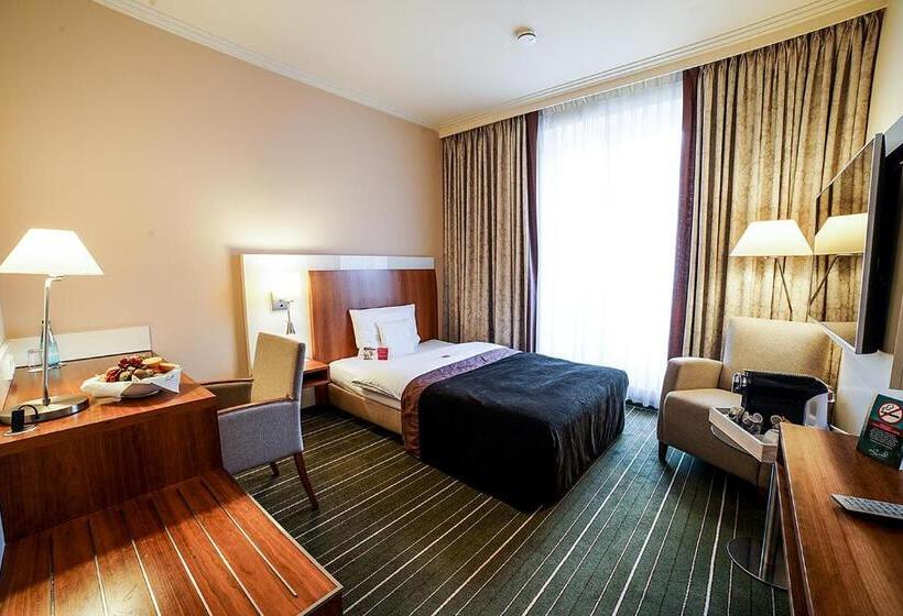 غرفة قياسية فردية, Lind