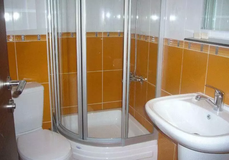 اتاق استاندارد چهار تخته, Lyon Hotel İstanbul