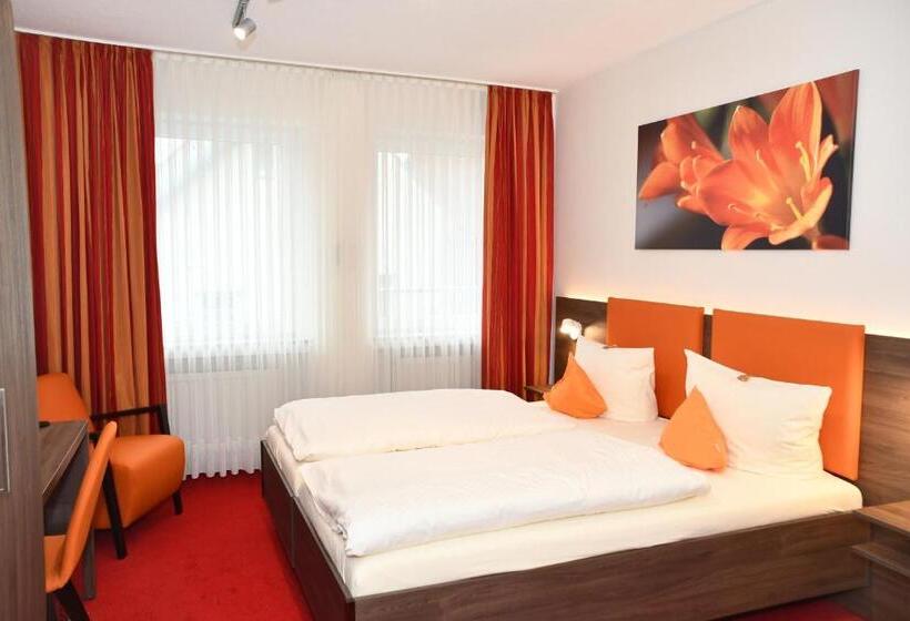 غرفة بيزنس, Schmidt Am Markt