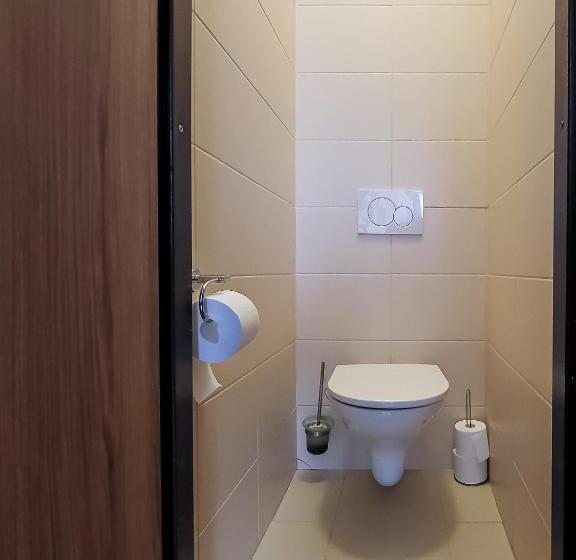 标准间, Pension City