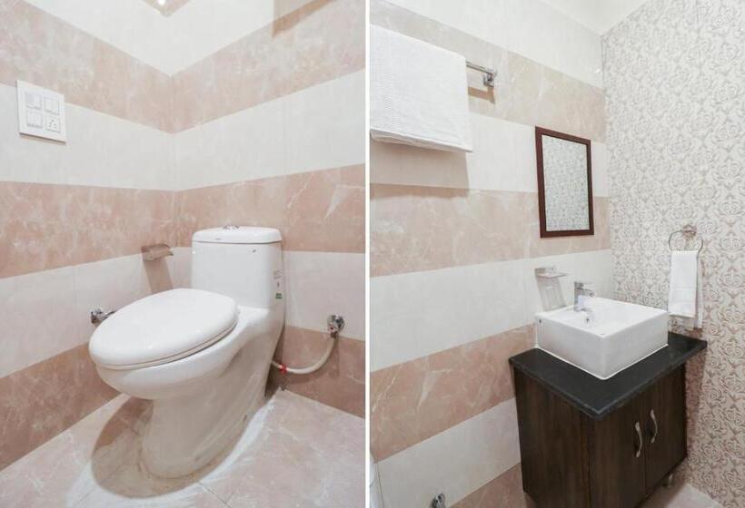 غرفة ديلوكس ثلاثية, Capital O Hotel Woods In