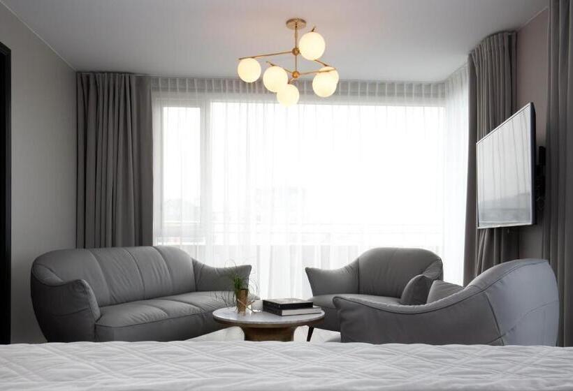 اتاق استاندارد با بالکن, Midtown