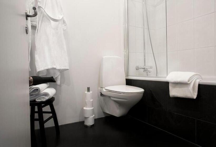 سوئیت با بالکن, Midtown