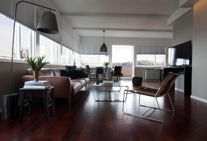 سوئیت با بالکن, Midtown