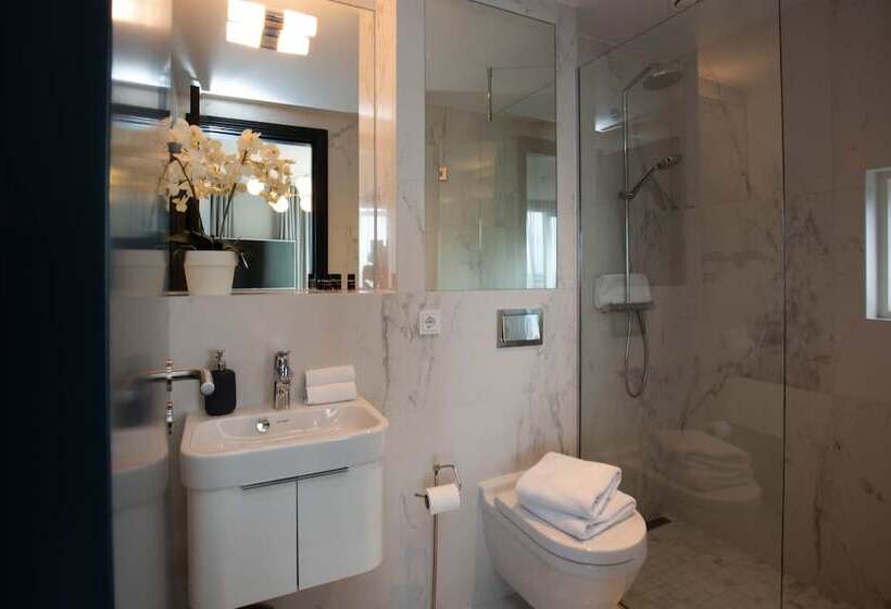 اتاق استاندارد با بالکن, Midtown