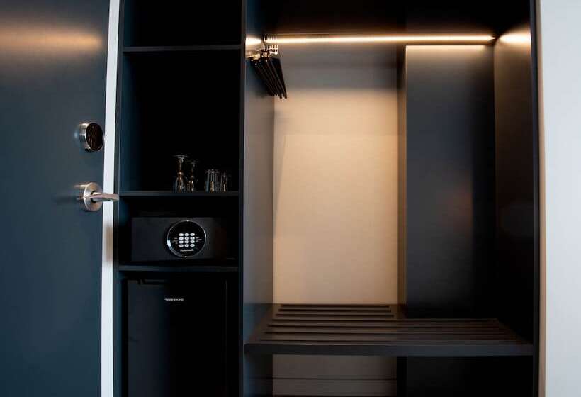 اتاق استاندارد سه نفره, Midtown