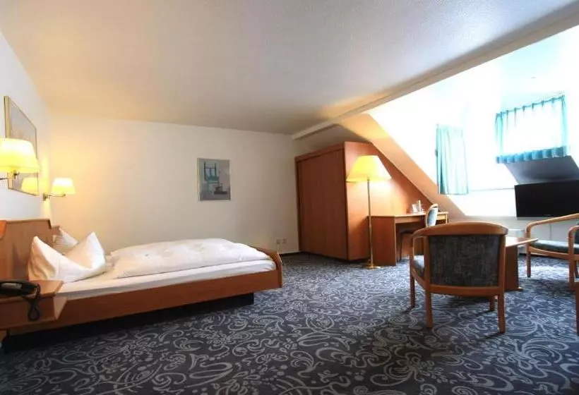 اتاق استاندارد سه نفره, Alfa Hotel   Superior