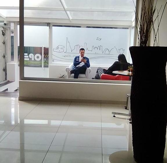 스탠다드 트리플 룸, A Bogota On Holidays By Open