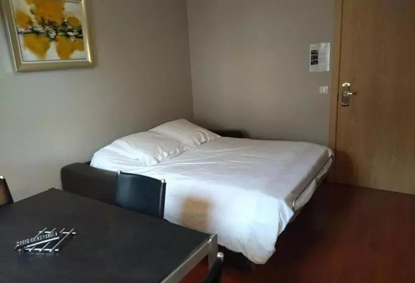 ファミリーステューディオ, Aux Balcons Du Sancy