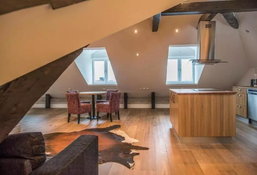 ３ベッドルームアパートメント, Donners Hotell