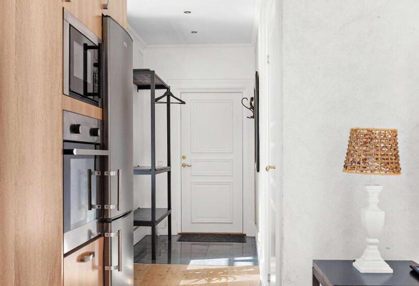 شقة غرفة واحدة, Donners Hotell