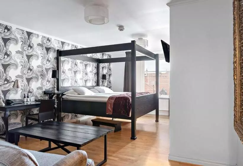 キングサイズベッドのスーペリアルーム, Donners Hotell
