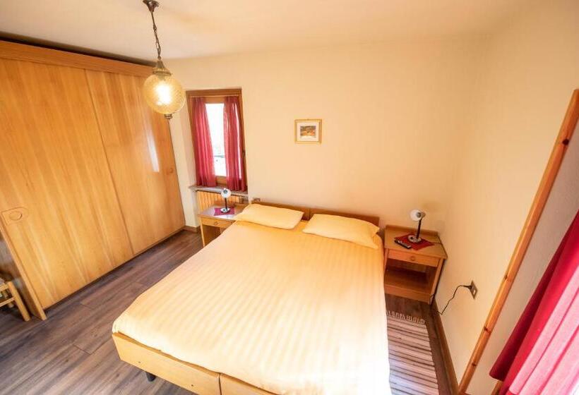 חדר קלאסי, Eira