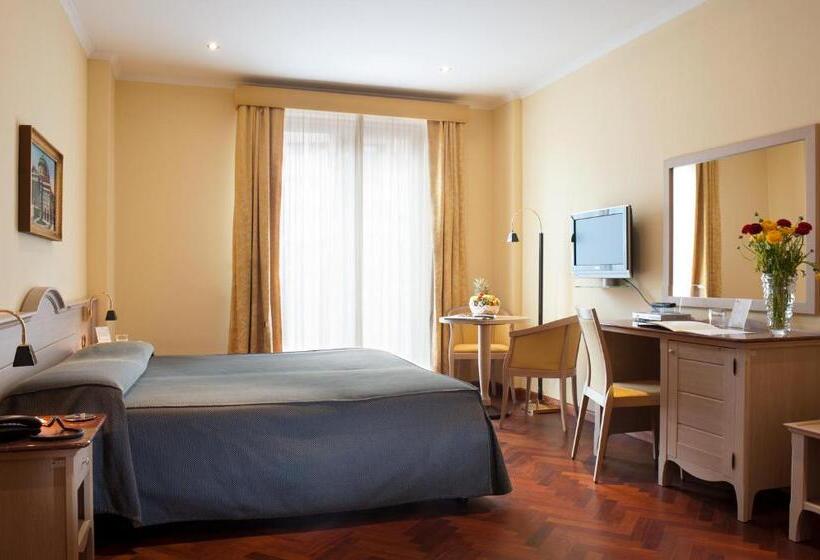 Camera Standard, Giardino Inglese