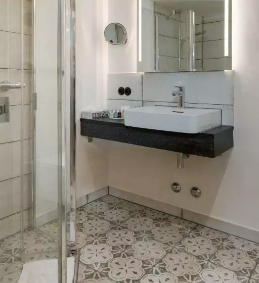 Cameră Standard, Gut Ising