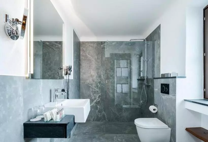 Junior Suite, Gut Ising
