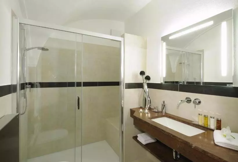 Junior Suite, Gut Ising