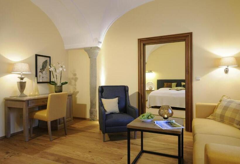 Полулюкс, Gut Ising