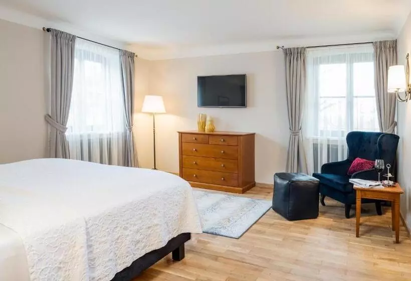 Junior Suite, Gut Ising