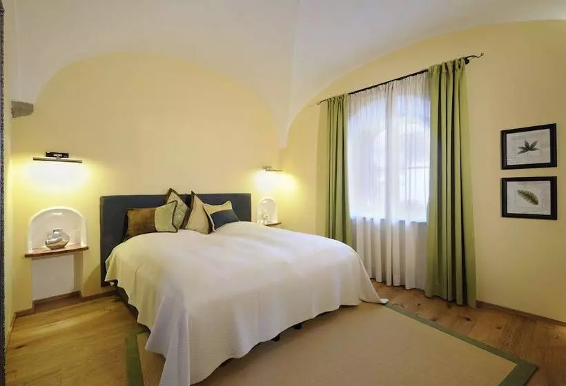 Junior Suite, Gut Ising