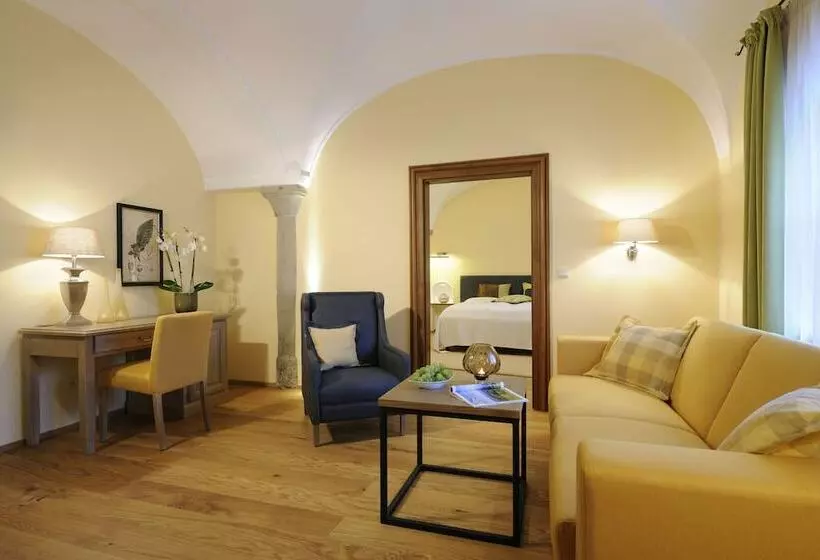 Junior Suite, Gut Ising