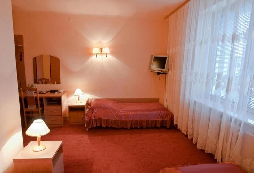 스탠다드 트리플 룸, Iskra