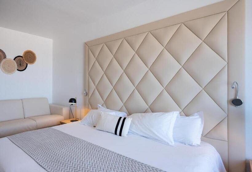 غرفة قياسية مطلّة علي البحر مزوَّدة بتراس, Revellata & Spa