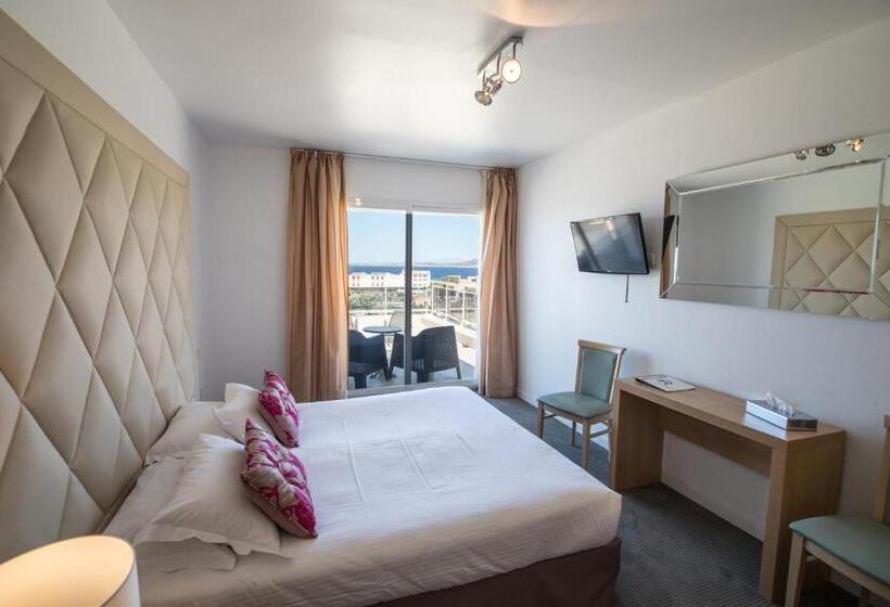 غرفة قياسية مطلّة علي البحر مزوَّدة بتراس, Revellata & Spa