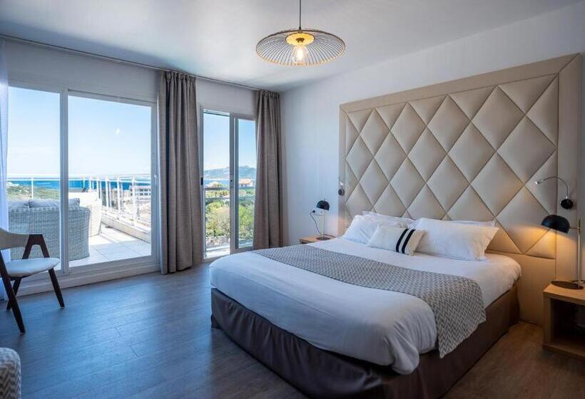 غرفة قياسية مطلّة علي البحر مزوَّدة بتراس, Revellata & Spa