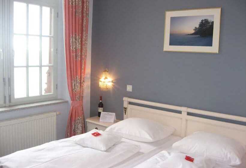 Номер Стандарт Вид на Озеро, Seehotel Schloss Klink