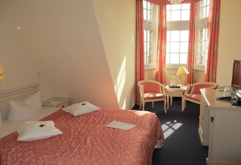 חדר סטנדרט נוף לאגם, Seehotel Schloss Klink