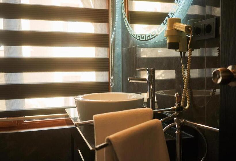 اتاق استاندارد, Seven Dreams