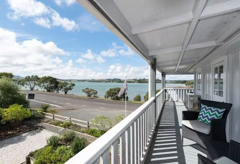 Deluxe Suite with Views