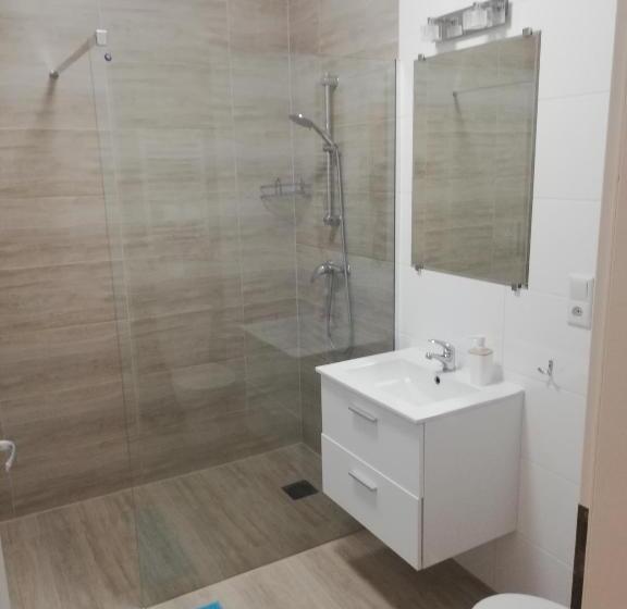 غرفة قياسية, Willa Ela