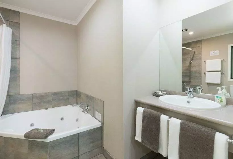 استودیو اجرایی, Kauri Park Motel