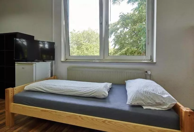 バス共有のスタンダードルーム, K 357   Low Budget Hotel   Ostsee Lounge   In Ratekau Bei Lübeck