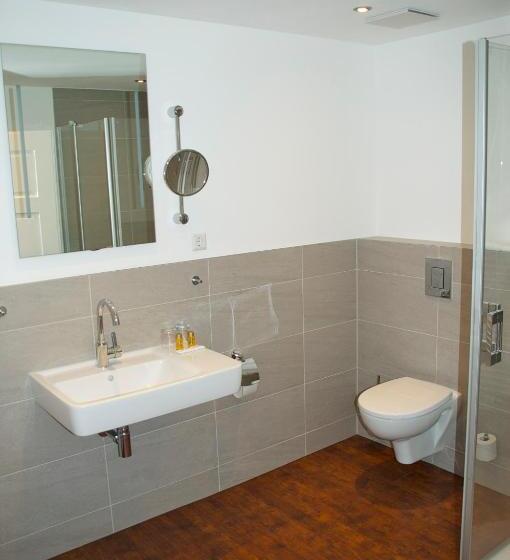 غرفة قياسية, Hirsch