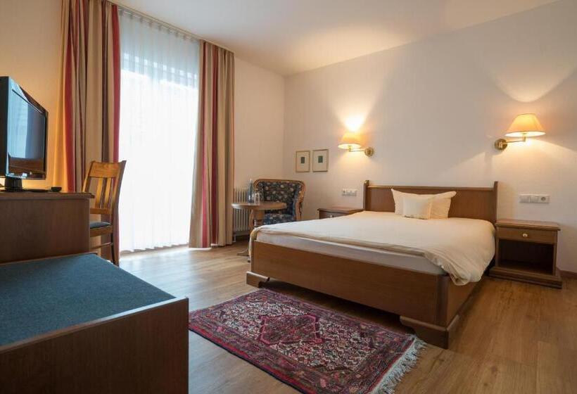 غرفة كومفورت, Hirsch