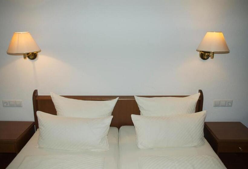 غرفة كومفورت, Hirsch