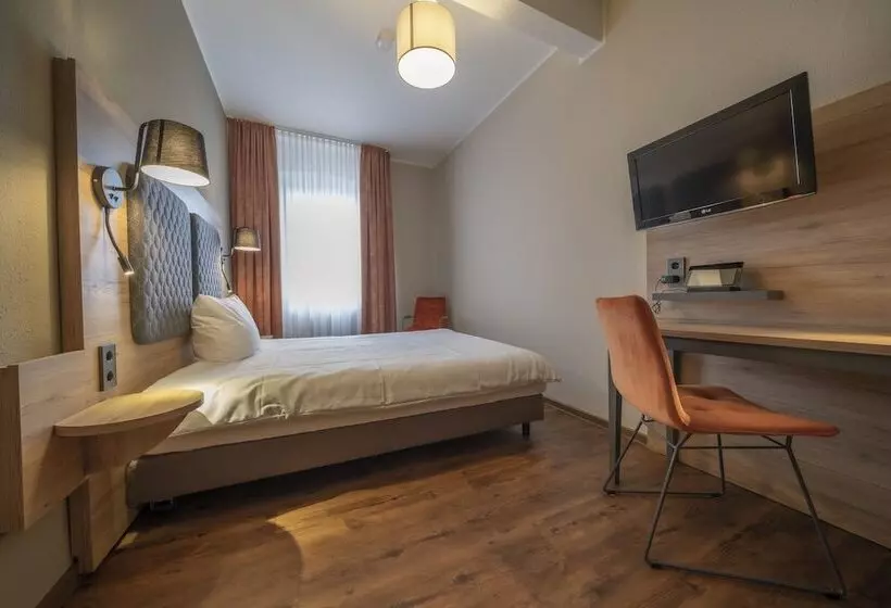 Quarto standart individual, Hirsch