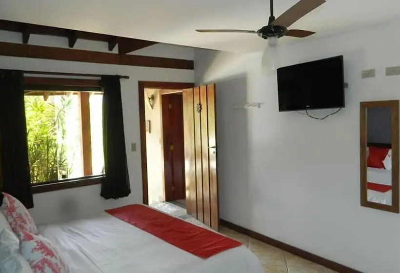 Superior suite with balcony, Pousada Naus De Paraty