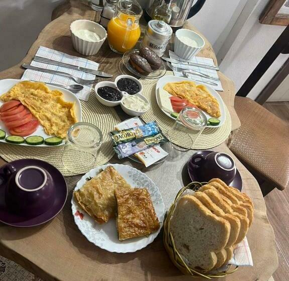 חדר סטנדרט לשלושה, Omer The Ottoman House