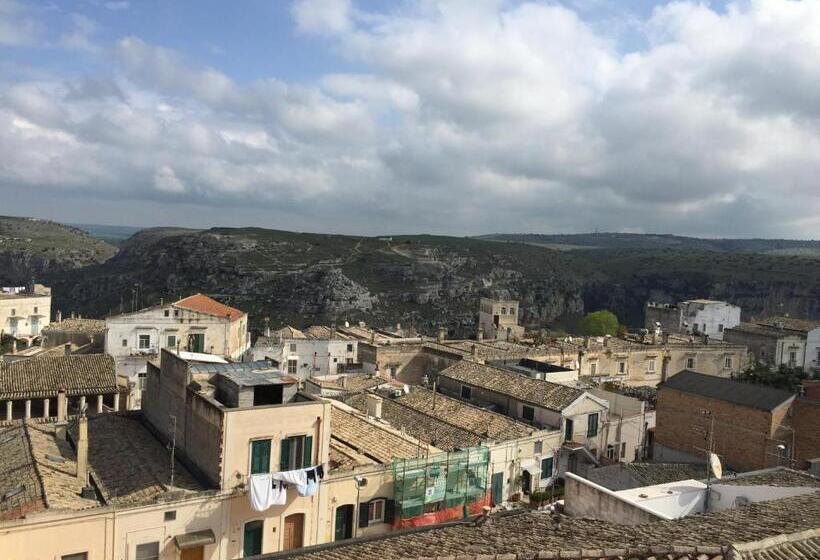 سوئیت جونیور با چشم‌انداز, Dimore Le Lucane