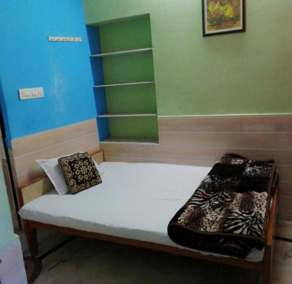 اتاق استاندارد یک نفره, Royal Heritage Guest House