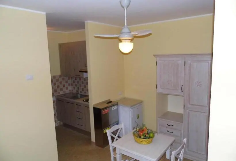 スタンダードスタジオ, Residence Le Nereidi Con Piscina   Parcheggi