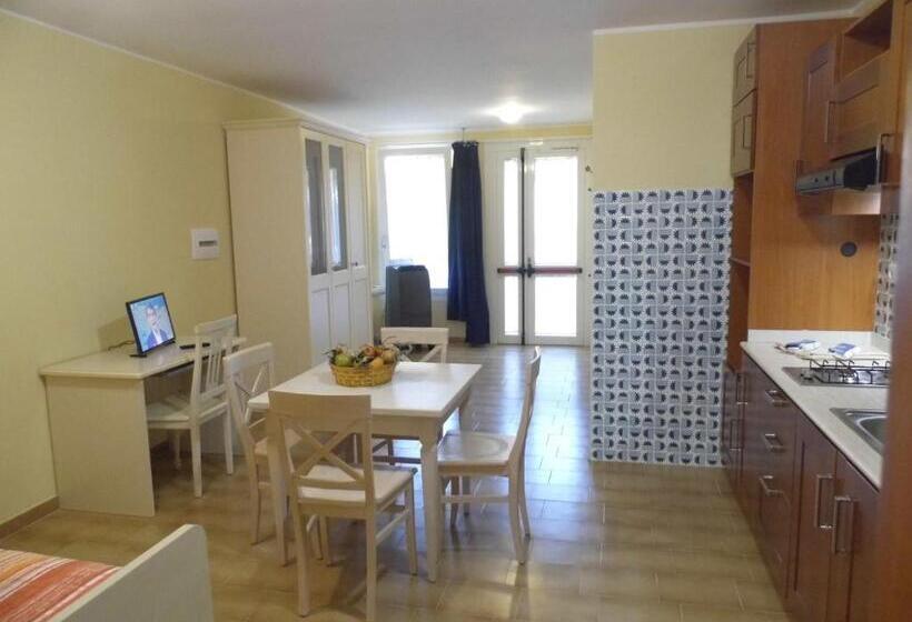 آپارتمان 1 خوابه همکف, Residence Le Nereidi Con Piscina Parcheggi