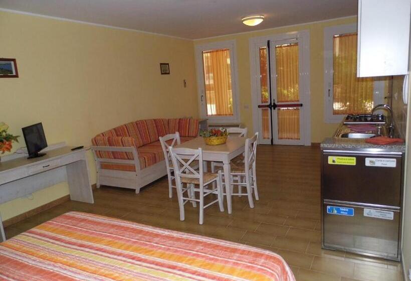 آپارتمان 1 خوابه با چشمانداز باغ, Residence Le Nereidi Con Piscina Parcheggi