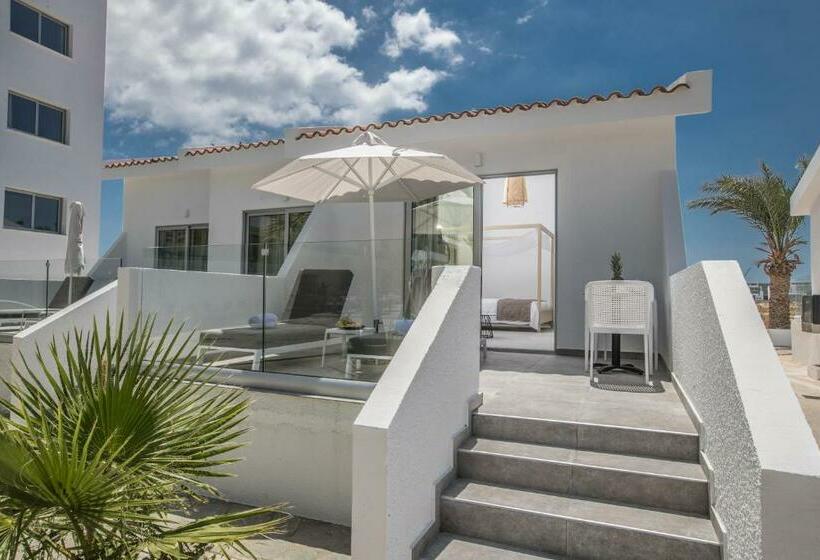 스탠다드 방갈로, Bohemian Gardens